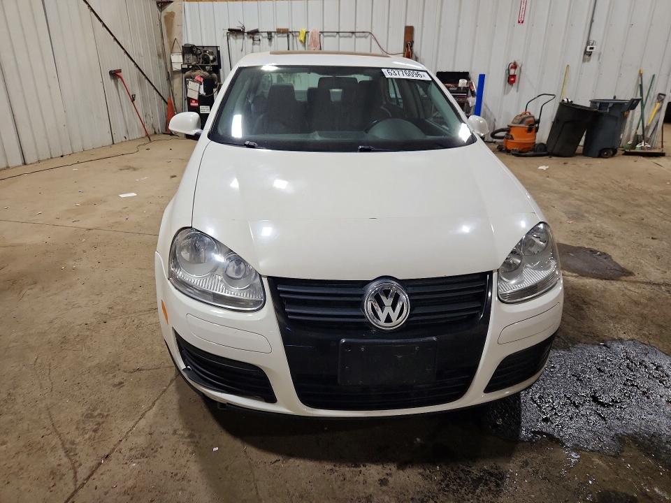 Photo 5 from auction – 2010 VOLKSWAGEN JETTA with VIN 3VWRA7AJ9AM036673