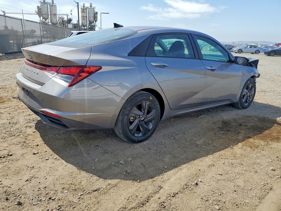 Photo 3 from auction – 2022 HYUNDAI ELANTRA with VIN KMHLM4AG8NU287328