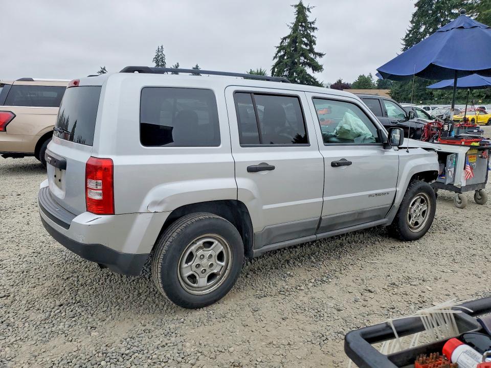 Photo 3 from auction – 2011 JEEP PATRIOT with VIN 1J4NT1GA3BD115750