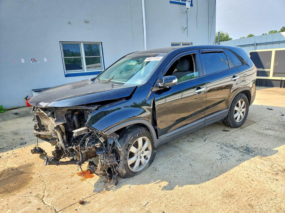 KIA SORENTO 2013 with VIN 5XYKT3A19DG415004 - Photo from auction