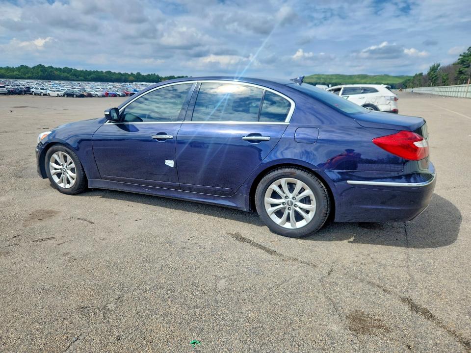 Photo 2 from auction – 2012 HYUNDAI GENESIS with VIN KMHGC4DD5CU167084