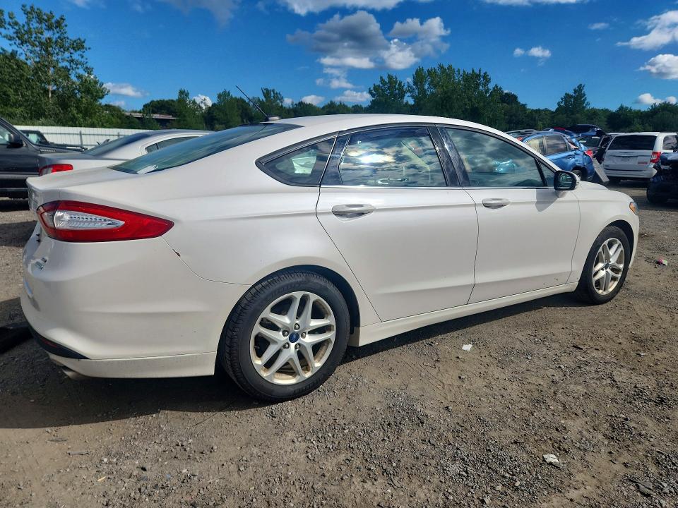 Photo 3 from auction – 2013 FORD FUSION with VIN 3FA6P0HR8DR315472