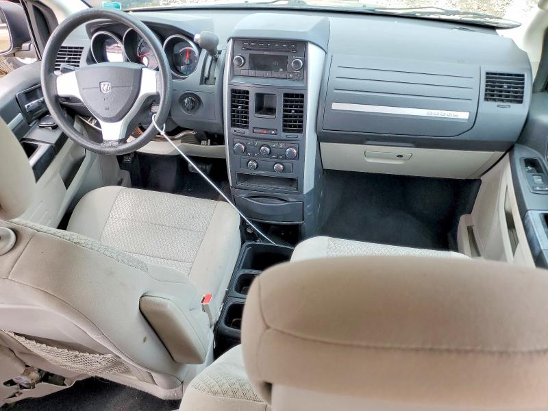 Photo 8 from auction – 2010 DODGE GRAND CARAVAN with VIN 2D4RN4DE5AR447049