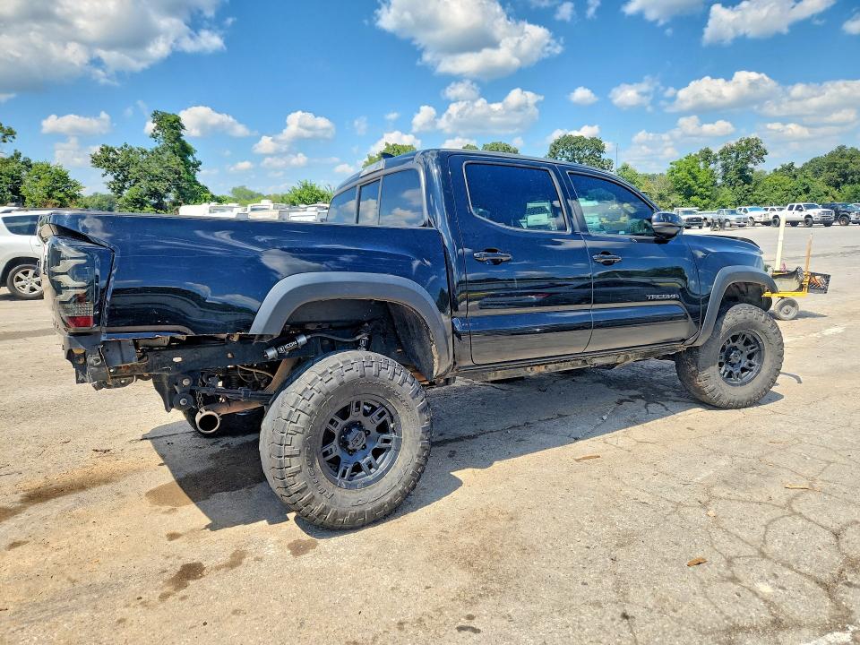 Photo 3 from auction – 2016 TOYOTA TACOMA with VIN 3TMCZ5AN2GM012622