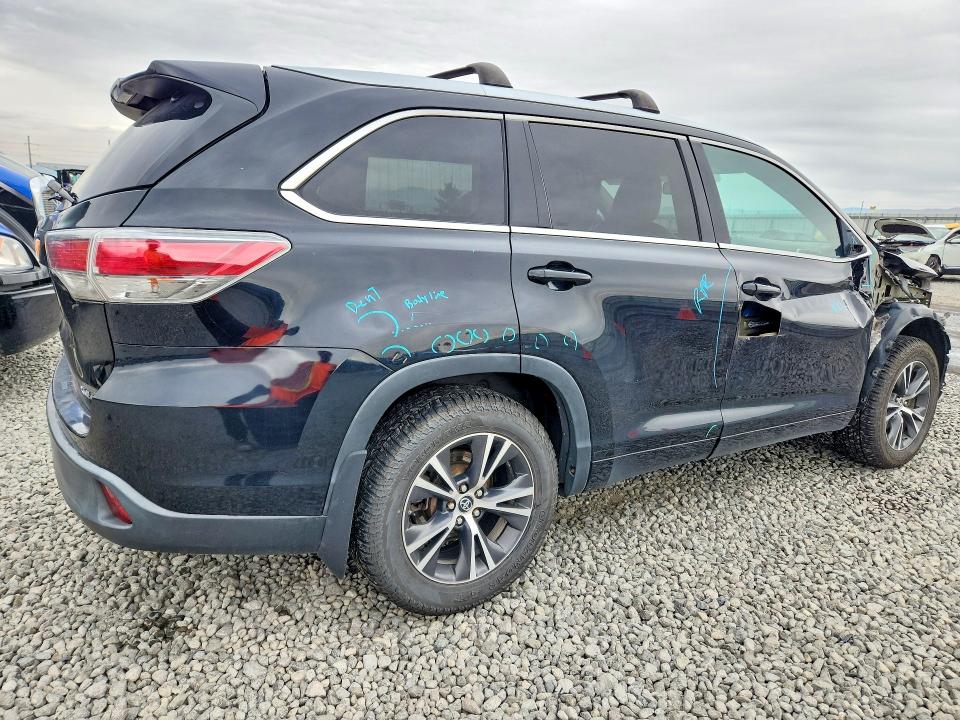 Photo 3 from auction – 2016 TOYOTA HIGHLANDER with VIN 5TDJKRFH9GS286356
