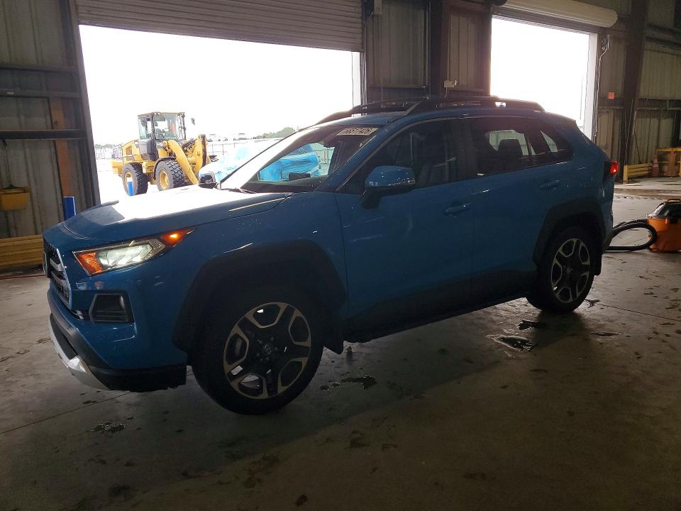 TOYOTA RAV4 2019 with VIN 2T3J1RFVXKC048369 - Photo from auction