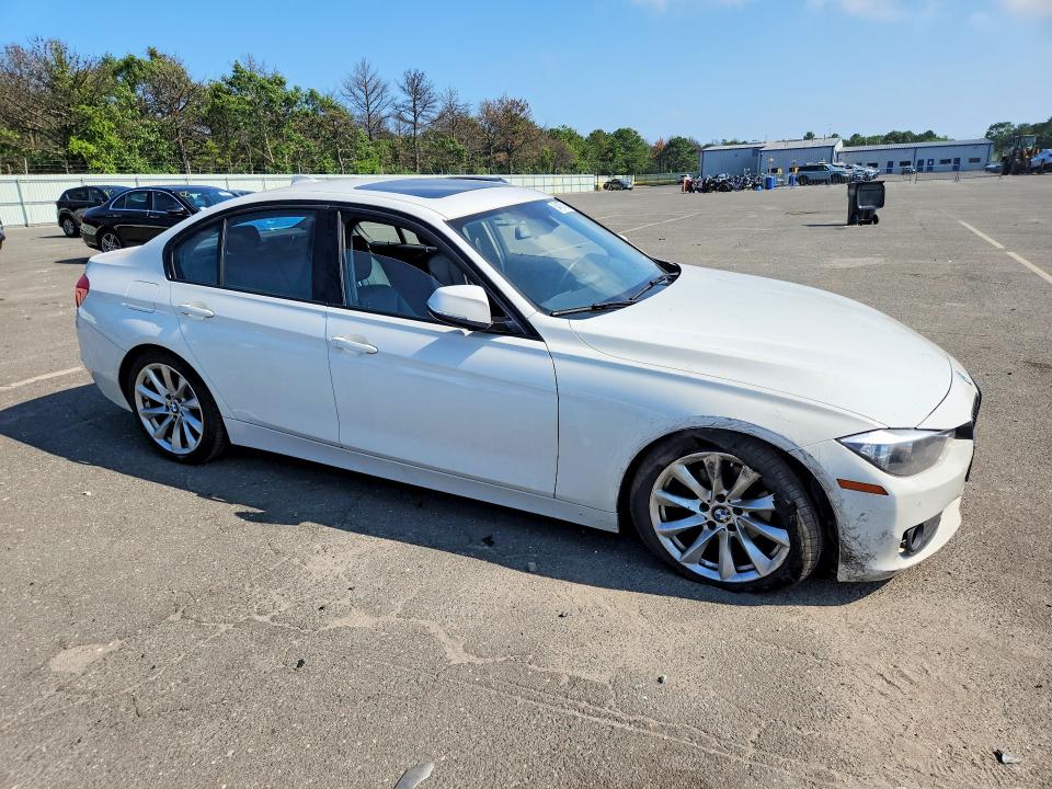 Photo 4 from auction – 2015 BMW 320 with VIN WBA3C3G54FNT52997