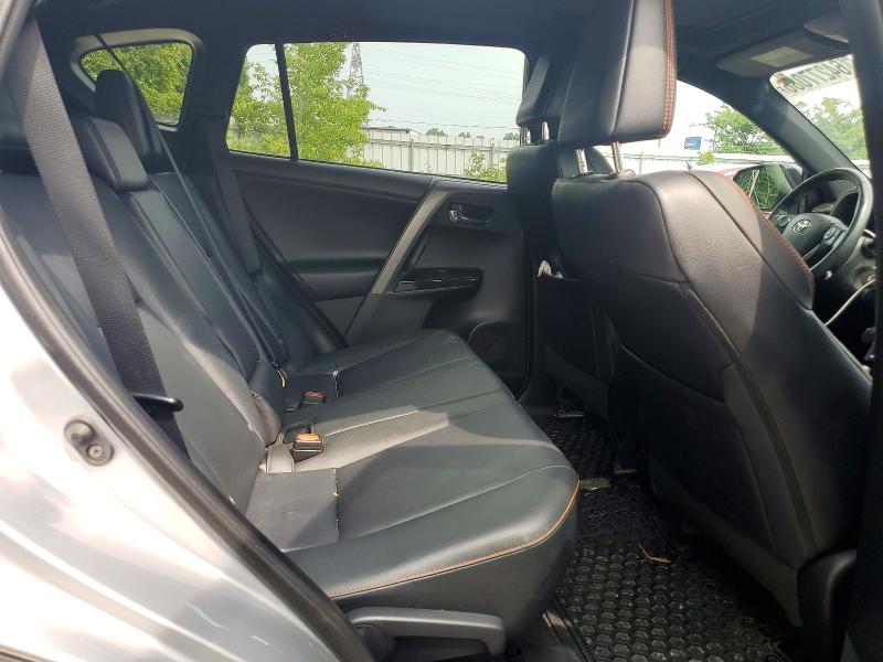 Photo 11 from auction – 2016 TOYOTA RAV4 with VIN 2T3JFREV5GW414375