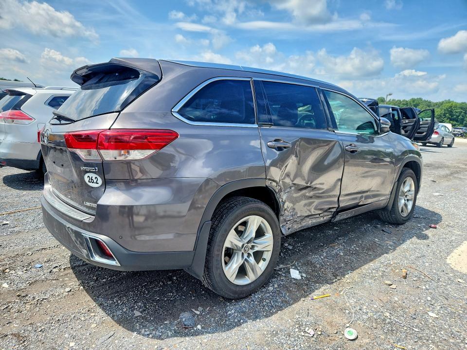 Photo 3 from auction – 2018 TOYOTA HIGHLANDER HYBRID with VIN 5TDDGRFH3JS039209