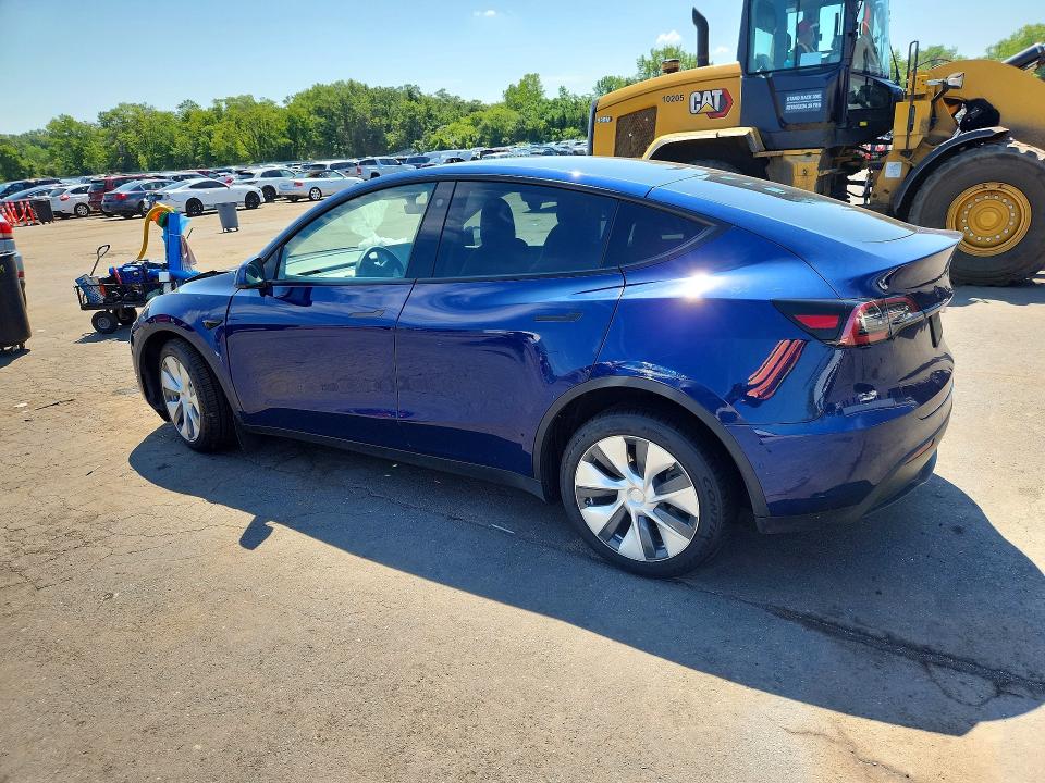 Снимка 2 от търг – 2022 TESLA MODEL Y с VIN 7SAYGDEE0NF401814