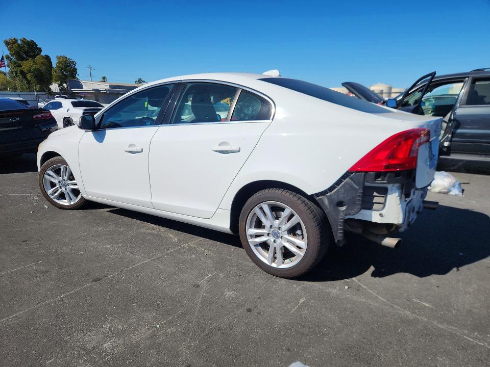 Photo 2 from auction – 2011 VOLVO S60 with VIN YV1902FH6B2012851
