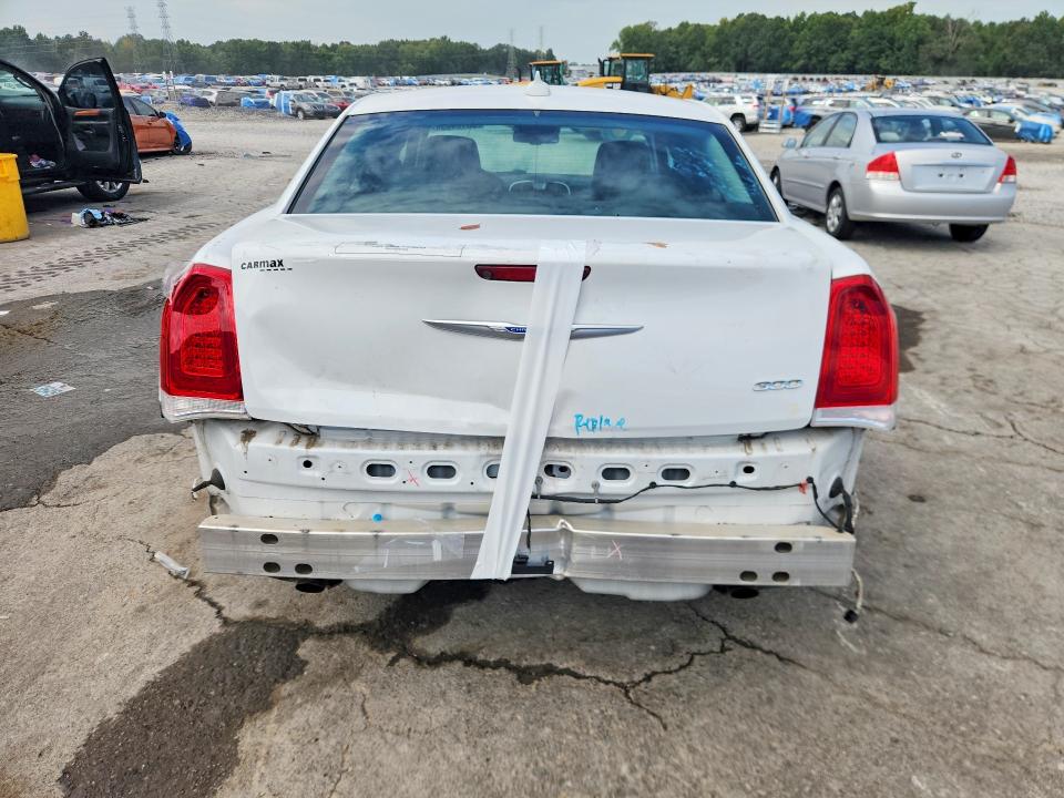 Photo 6 from auction – 2019 CHRYSLER 300 with VIN 2C3CCAEG7KH705915