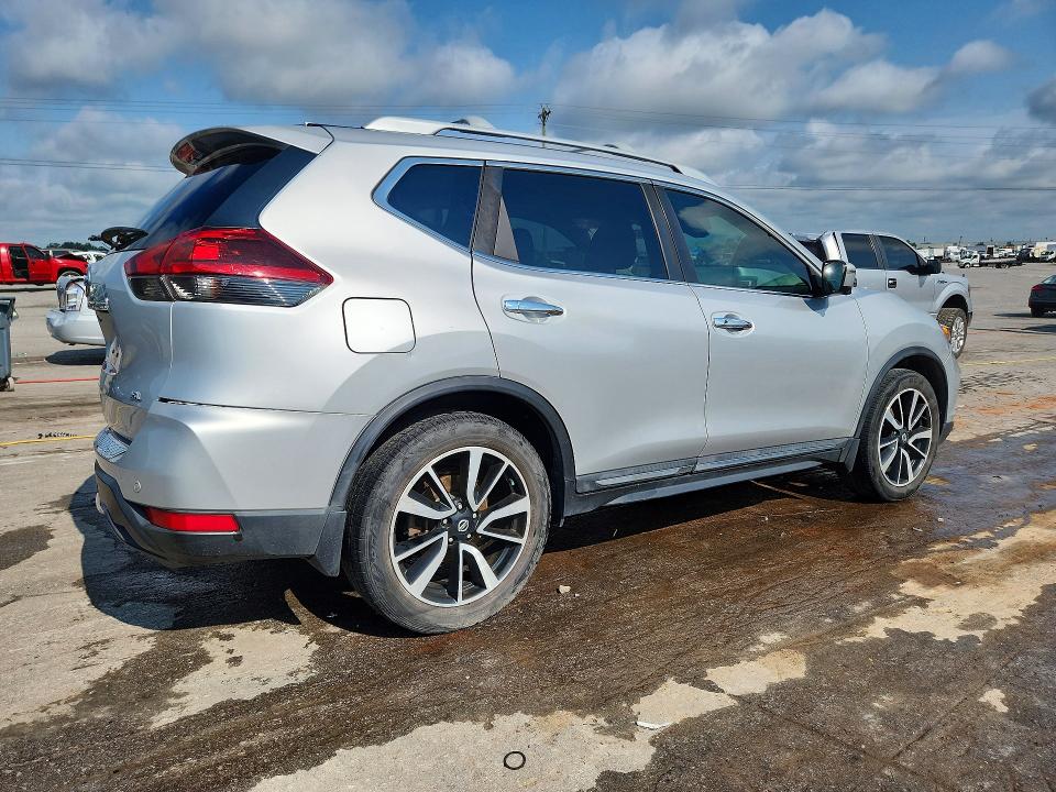 Photo 3 from auction – 2019 NISSAN ROGUE with VIN 5N1AT2MTXKC815525