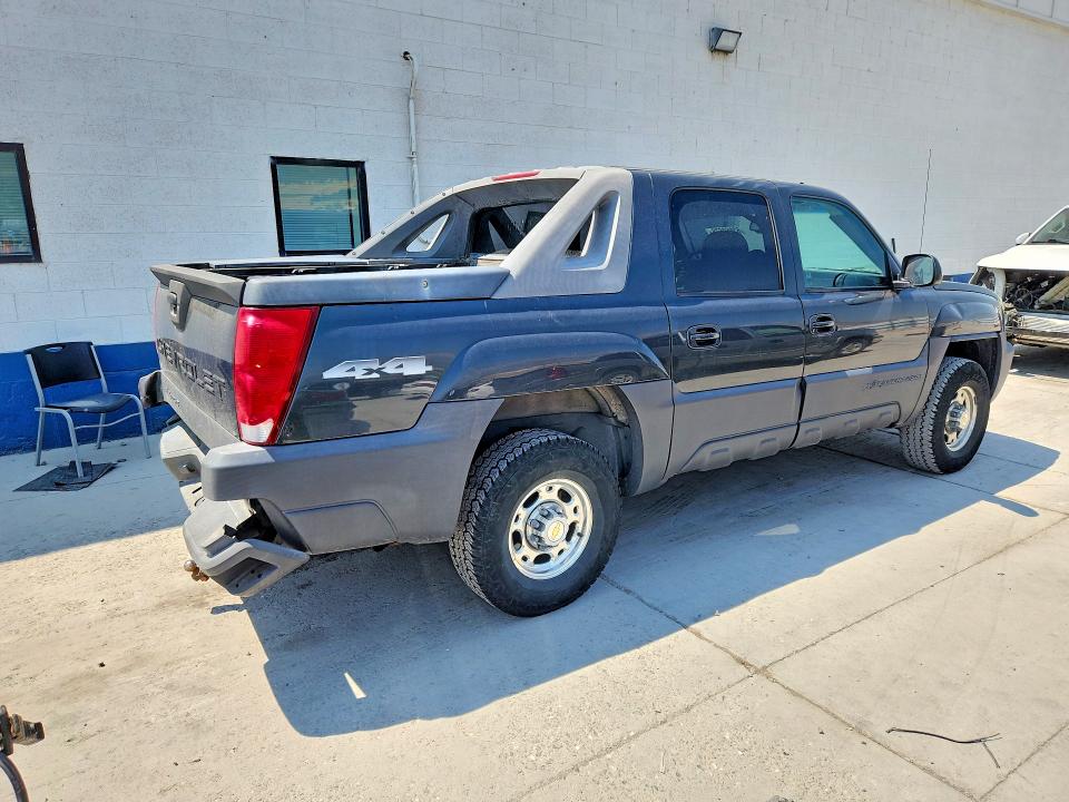 Photo 3 from auction – 2003 CHEVROLET AVALANCHE with VIN 3GNGK23G13G309612