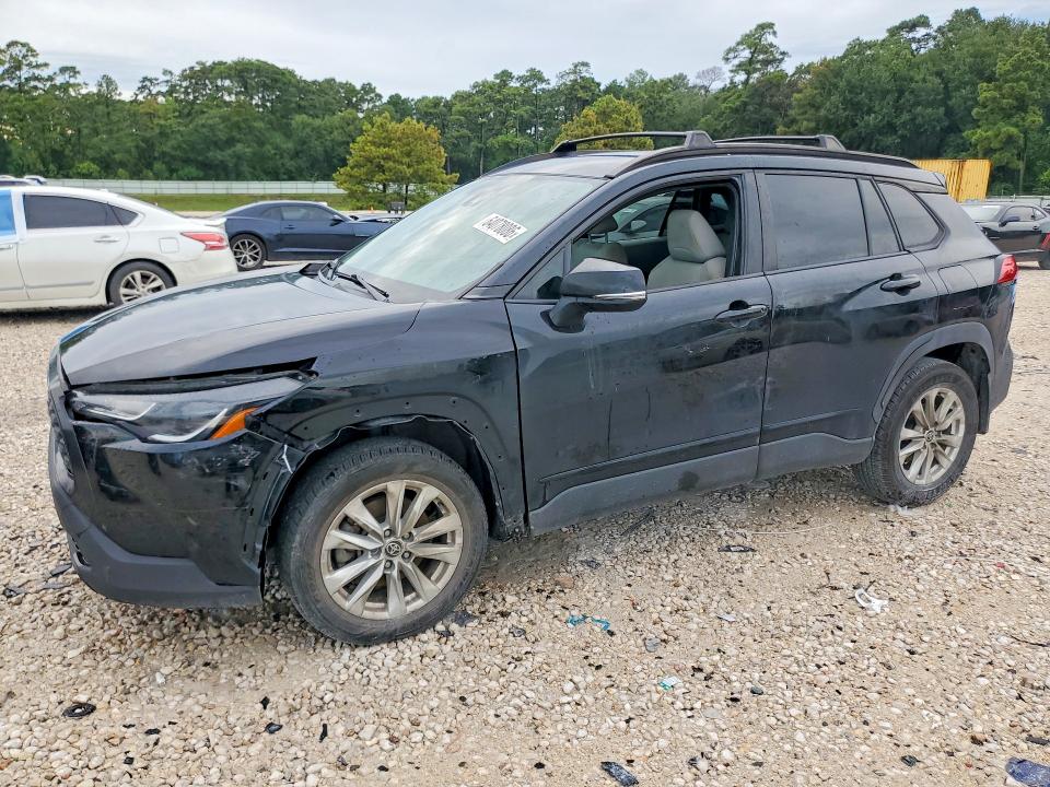 TOYOTA COROLLA CROSS 2022 with VIN 7MUCAAAG0NV009383 - Photo from auction