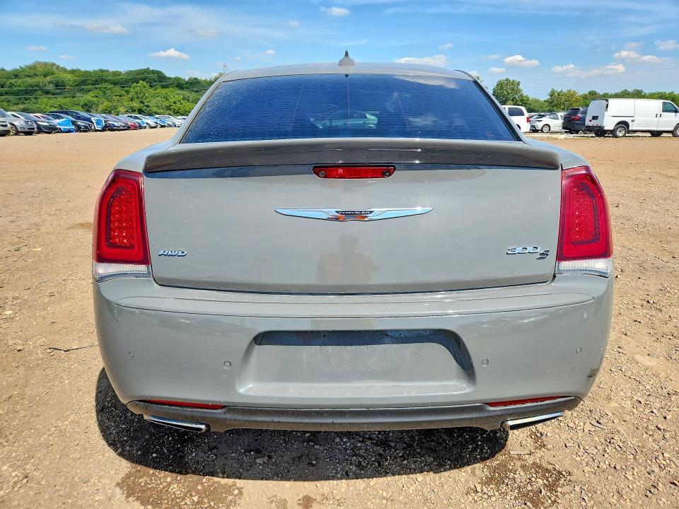 Photo 6 from auction – 2017 CHRYSLER 300 with VIN 2C3CCAGG1HH628772