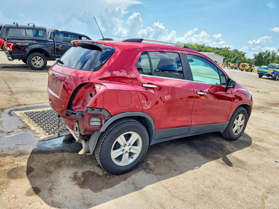 Photo 3 from auction – 2018 CHEVROLET TRAX with VIN 3GNCJLSB5JL215587