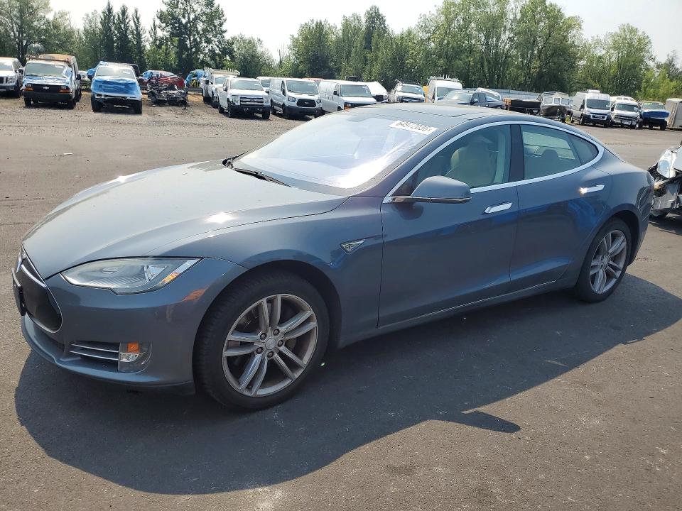 TESLA MODEL S 2013 with VIN 5YJSA1CN6DFP18324 - Photo from auction
