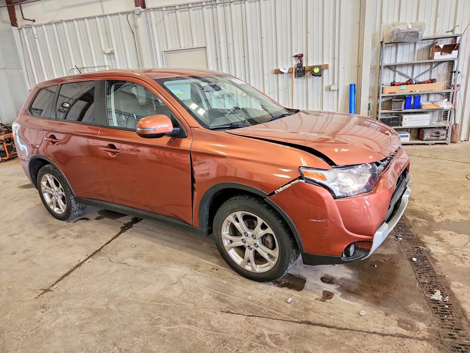 Photo 4 from auction – 2015 MITSUBISHI OUTLANDER with VIN JA4AZ3A36FZ013435