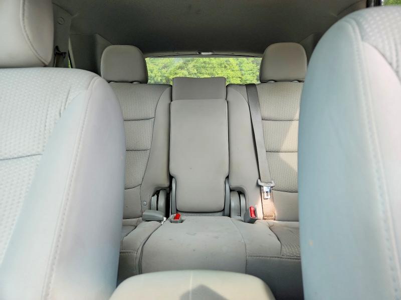 Photo 10 from auction – 2012 KIA SORENTO with VIN 5XYKTDA22CG299707