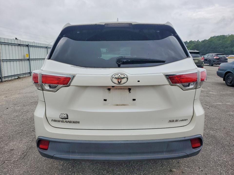 Photo 6 from auction – 2015 TOYOTA HIGHLANDER with VIN 5TDJKRFH1FS096940