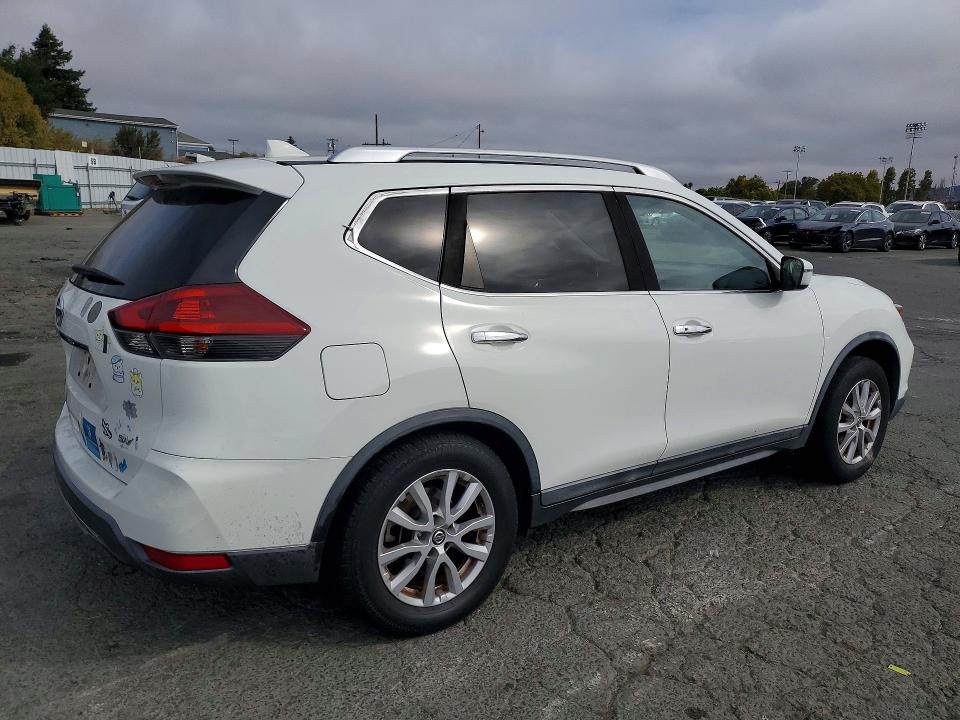 Photo 3 from auction – 2018 NISSAN ROGUE with VIN KNMAT2MT7JP570503
