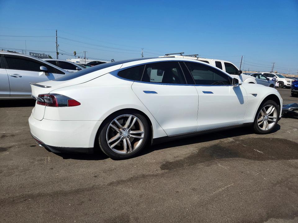 Фото 3 с аукциона – 2013 TESLA MODEL S с VIN 5YJSA1DP2DFP16408