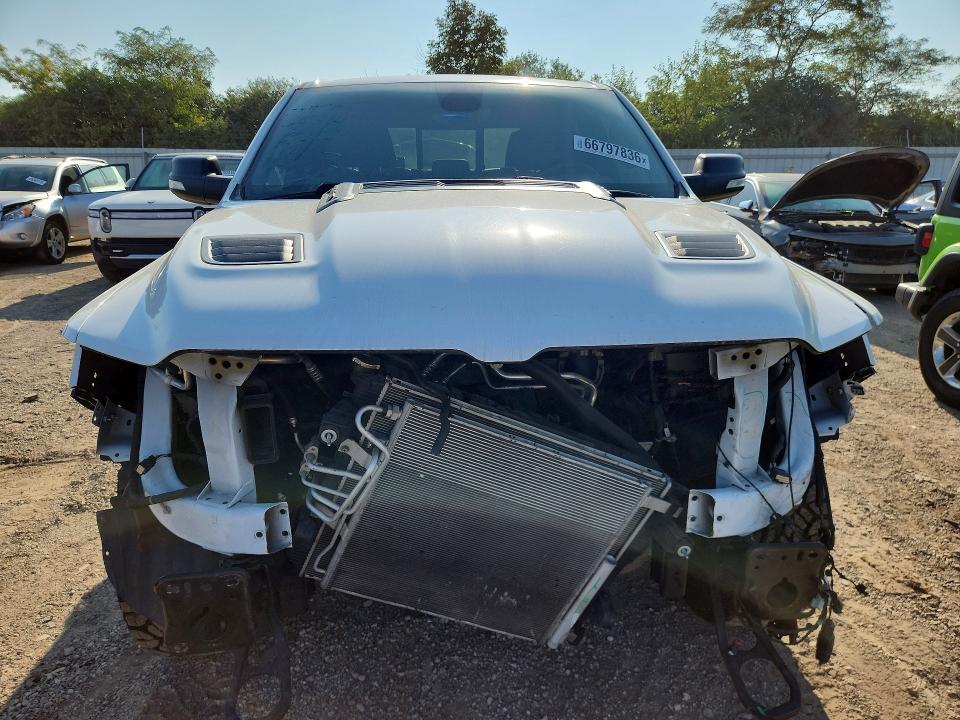 Photo 5 from auction – 2020 RAM 1500 with VIN 1C6SRFET9LN198631