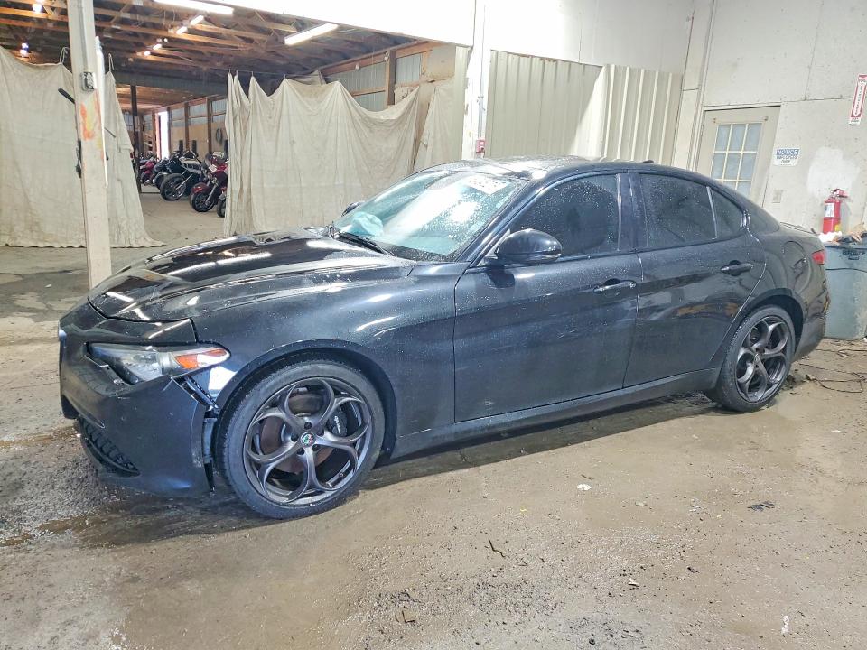 ALFA ROMEO GIULIA 2018 with VIN ZARFAEEN3J7571425 - Photo from auction