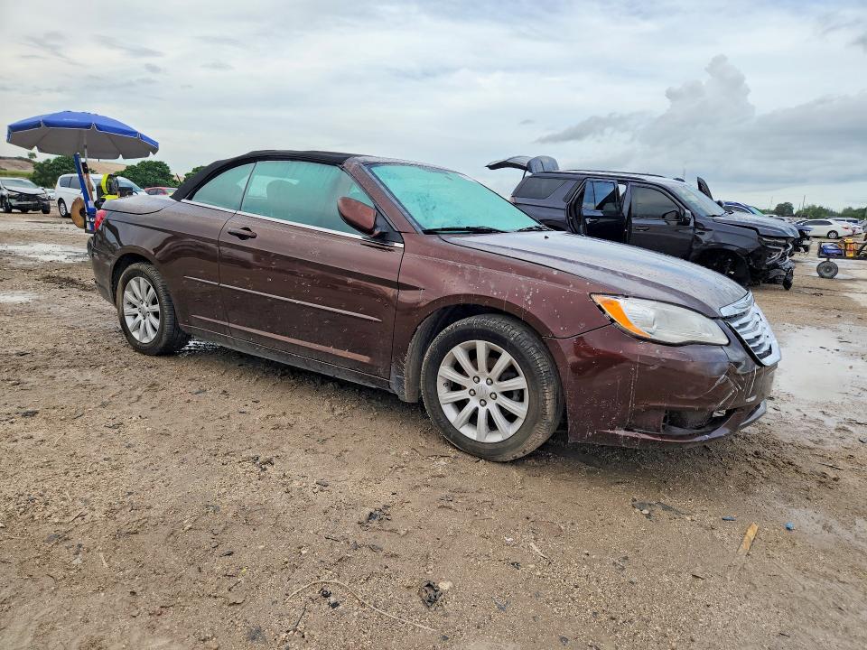 Photo 4 from auction – 2013 CHRYSLER 200 with VIN 1C3BCBEG9DN623518