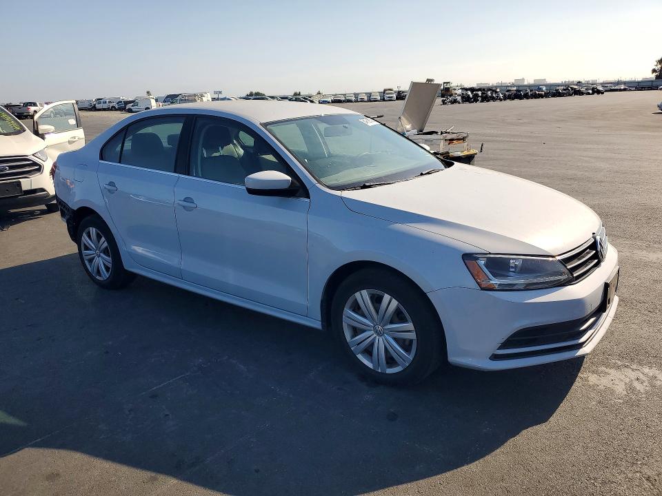 Photo 4 from auction – 2017 VOLKSWAGEN JETTA with VIN 3VW2B7AJ0HM237869