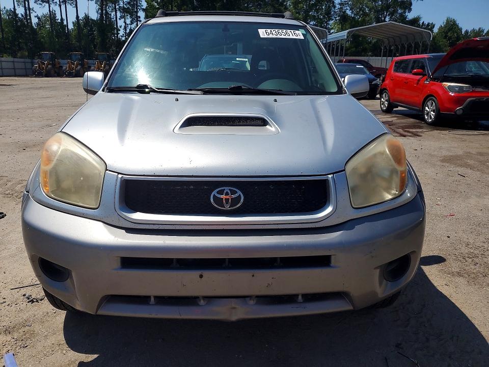 Foto 5 de la subasta – 2005 TOYOTA RAV4 con VIN JTEHD20V456046039