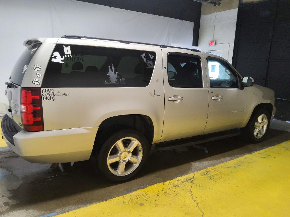 Photo 3 from auction – 2008 CHEVROLET SUBURBAN with VIN 3GNFK16358G190954