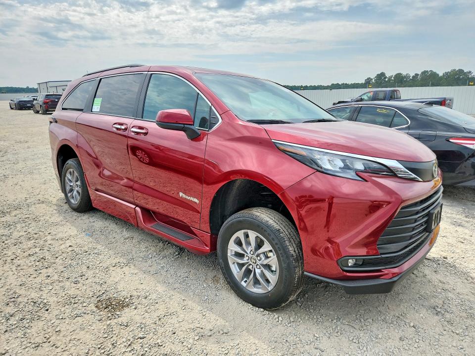 Photo 4 from auction – 2026 TOYOTA SIENNA with VIN 5TDYRKEC5TS309990