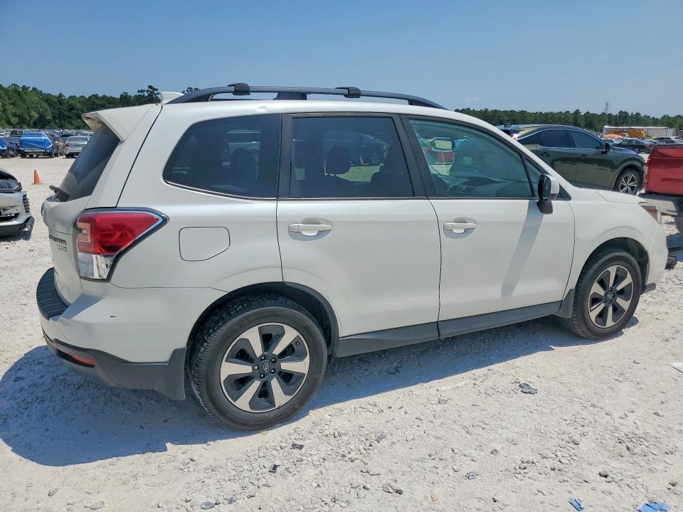 Photo 3 from auction – 2017 SUBARU FORESTER with VIN JF2SJAGC0HH492636