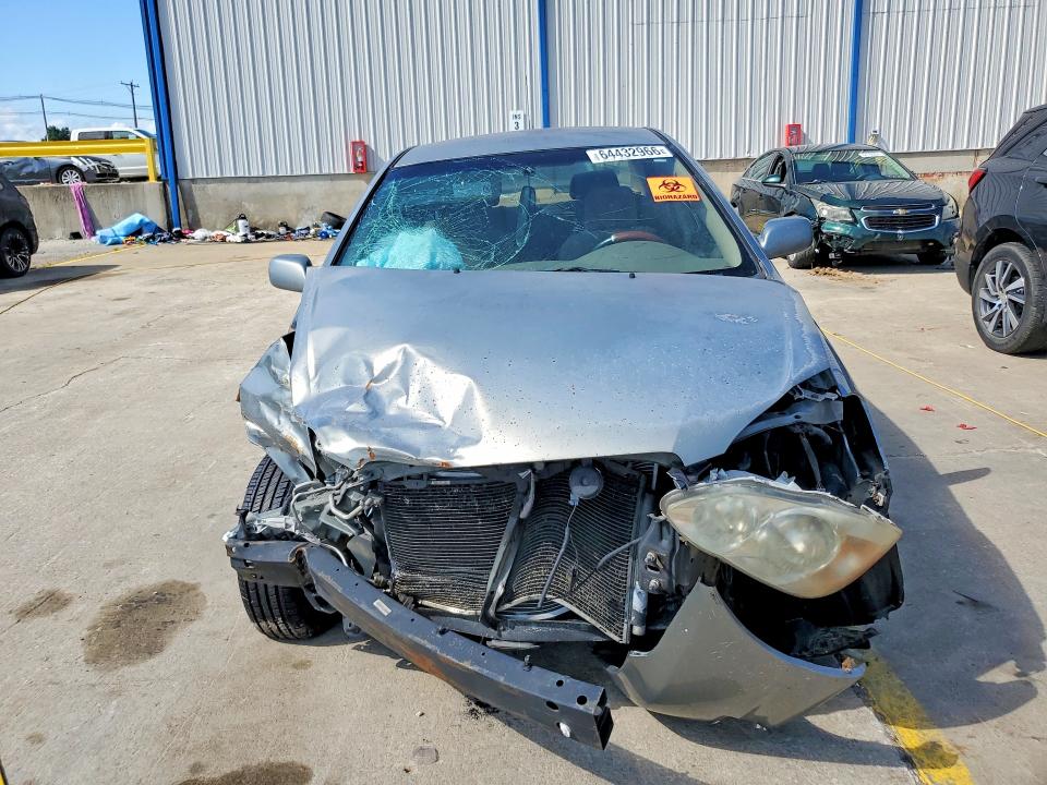 Photo 5 from auction – 2004 TOYOTA COROLLA with VIN 1NXBR32EX4Z303239