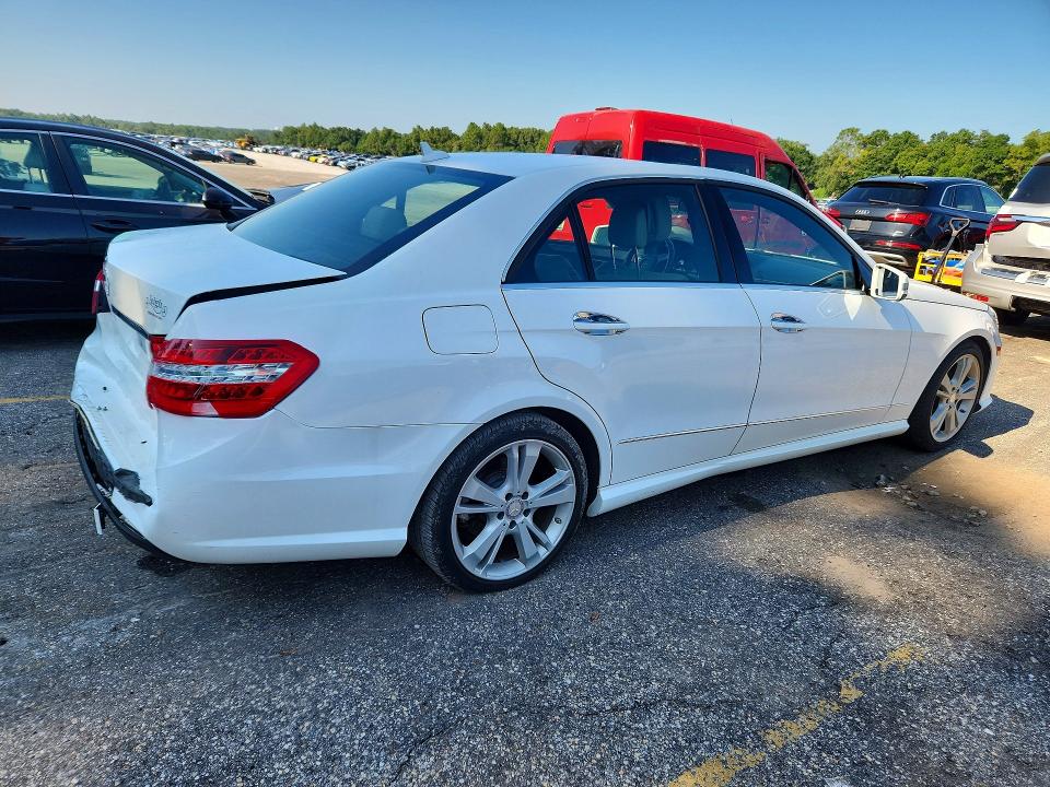 Photo 3 from auction – 2013 MERCEDES-BENZ E with VIN WDDHF5KB1DA772641
