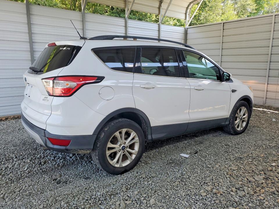 Photo 3 from auction – 2018 FORD ESCAPE with VIN 1FMCU0GD7JUC10790