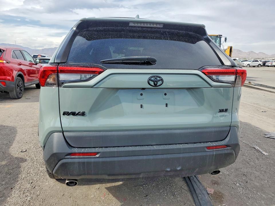 Photo 6 from auction – 2021 TOYOTA RAV4 with VIN 2T3W1RFV3MW152385