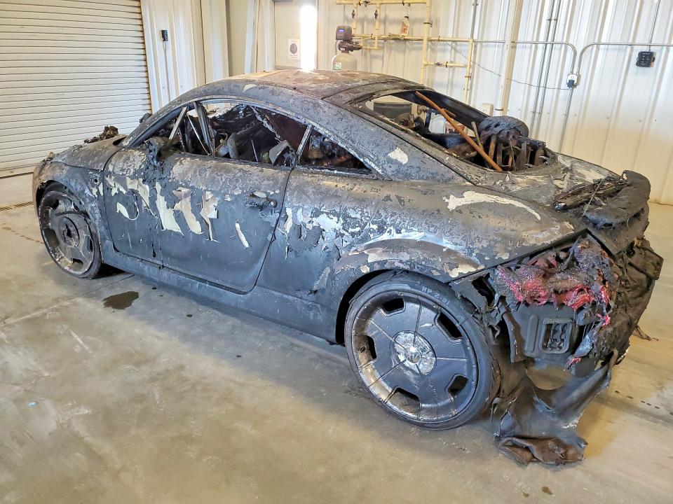 Zdjęcie 2 z aukcji – 2003 AUDI TT z VIN TRUSC28N031008860