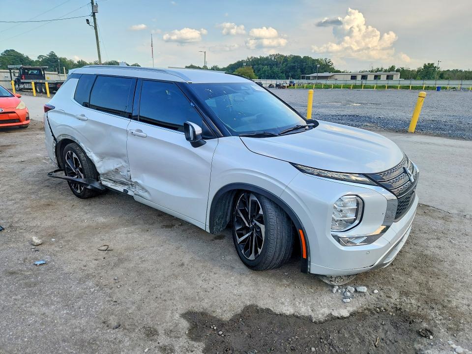 Photo 4 from auction – 2023 MITSUBISHI OUTLANDER with VIN JA4J3VA83PZ026606