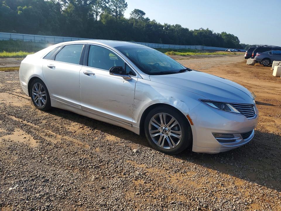 Photo 4 from auction – 2015 LINCOLN MKZ with VIN 3LN6L2LU3FR611866