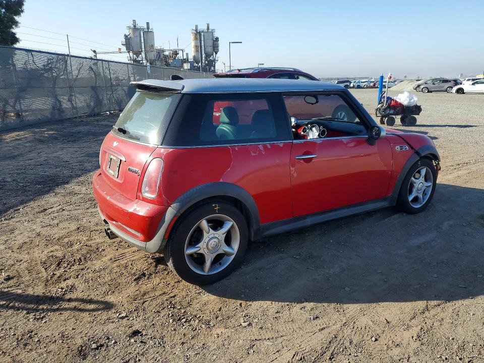 Photo 3 from auction – 2006 MINI COOPER with VIN WMWRE33536TJ34894