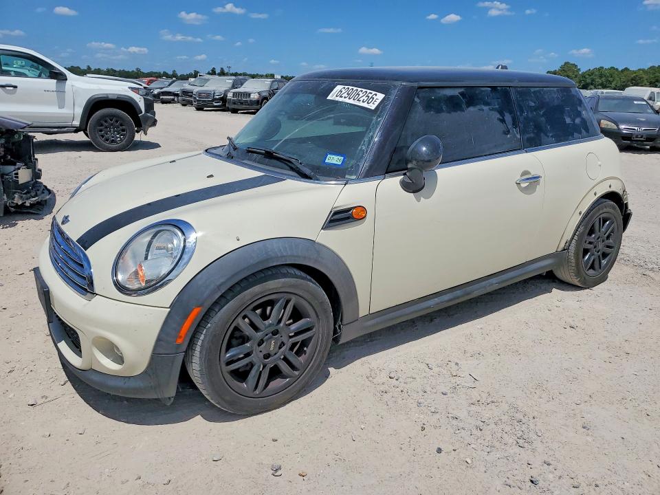 MINI COOPER 2013 with VIN WMWSU3C5XDT685048 - Photo from auction