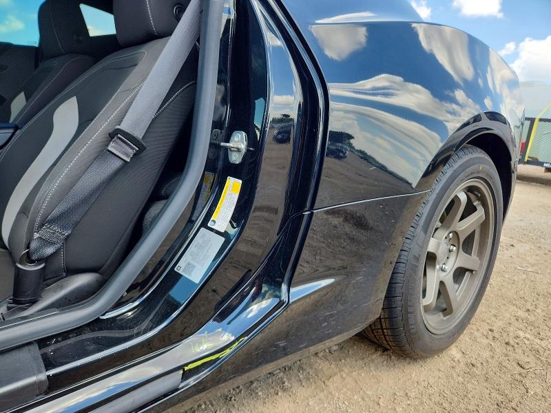 Photo 10 from auction – 2018 CHEVROLET CAMARO with VIN 1G1FB1RX1J0187172