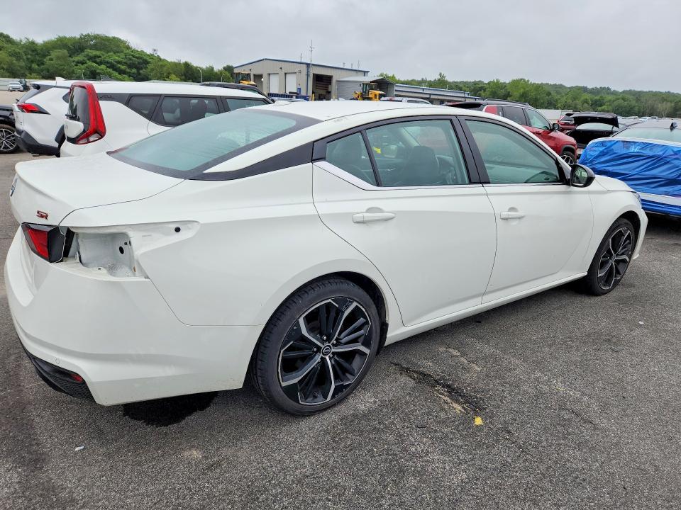 Photo 3 from auction – 2024 NISSAN ALTIMA with VIN 1N4BL4CV4RN385275