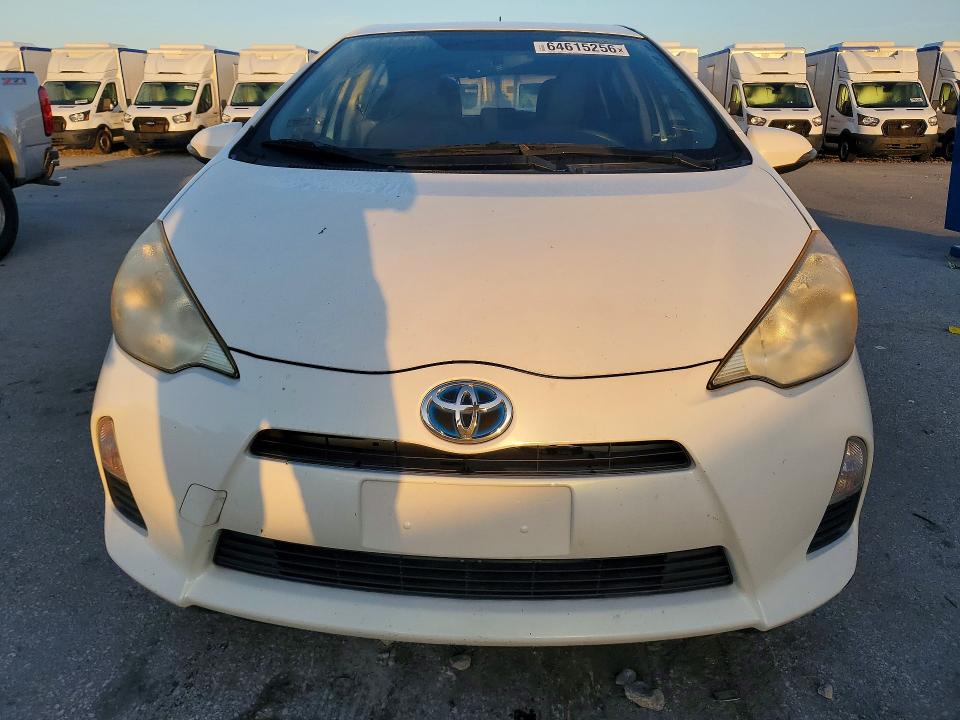 Photo 5 from auction – 2012 TOYOTA PRIUS C with VIN JTDKDTB31C1508854
