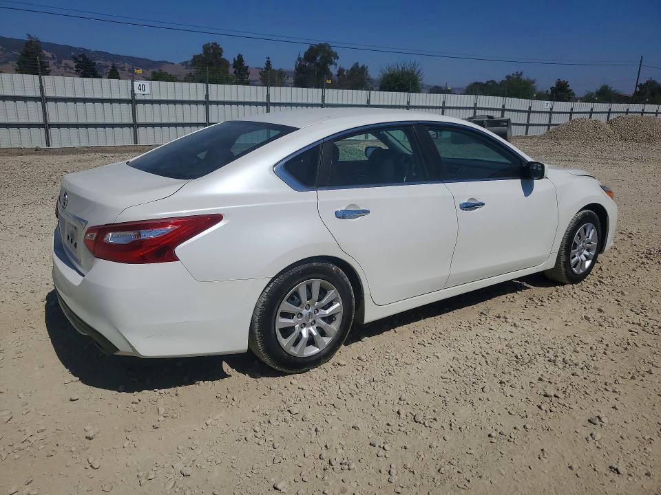 Photo 3 from auction – 2016 NISSAN ALTIMA with VIN 1N4AL3AP5GC179711