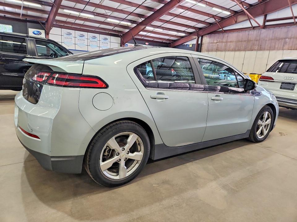Photo 3 from auction – 2011 CHEVROLET VOLT with VIN 1G1RD6E42BU103158