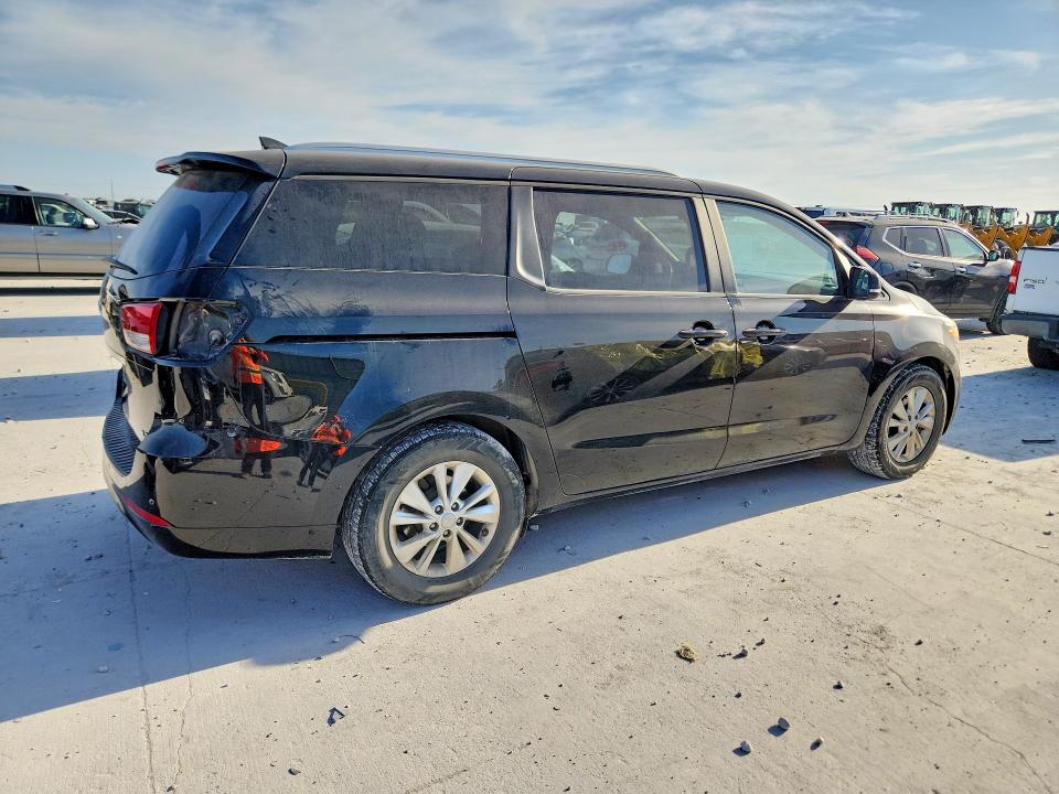 Photo 3 from auction – 2016 KIA SEDONA with VIN KNDMB5C16G6163546
